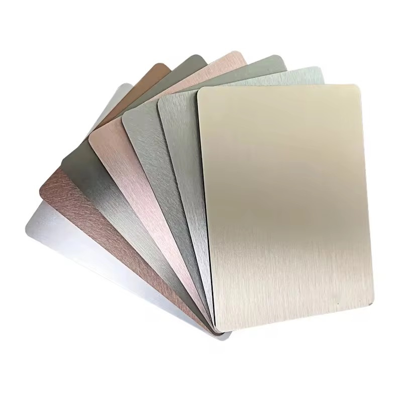 金属の質感の衝突防止ウォールボード